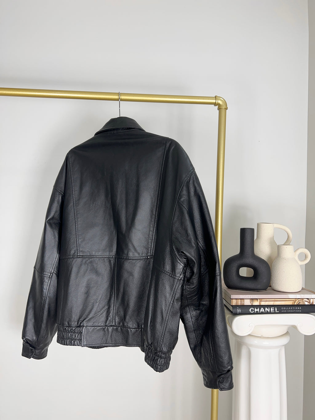 VINTAGE BLACK LEATHER BOMBER JACKET