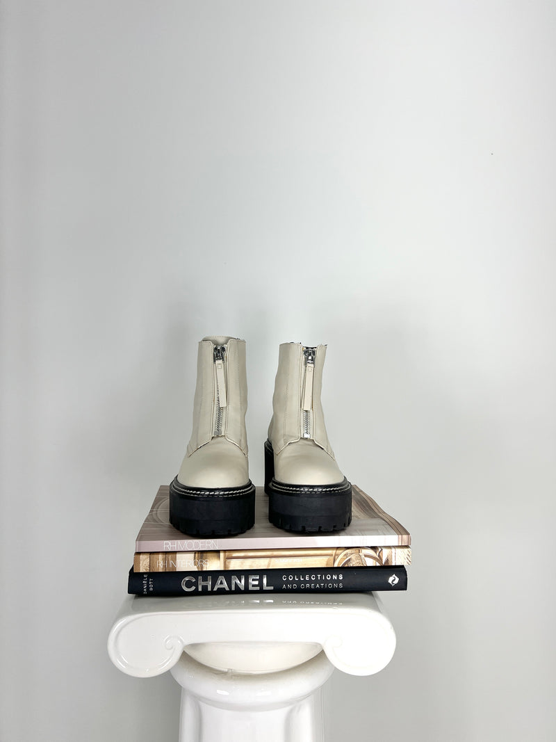 CREAM + BLACK PLATFORM ANKLE BOOTS | 5.5