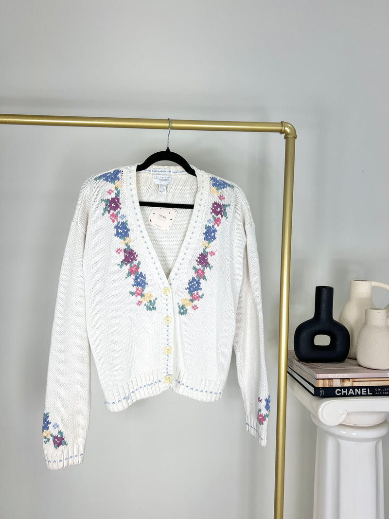 WHITE VINTAGE BUTTON-UP GARDEN CARDIGAN