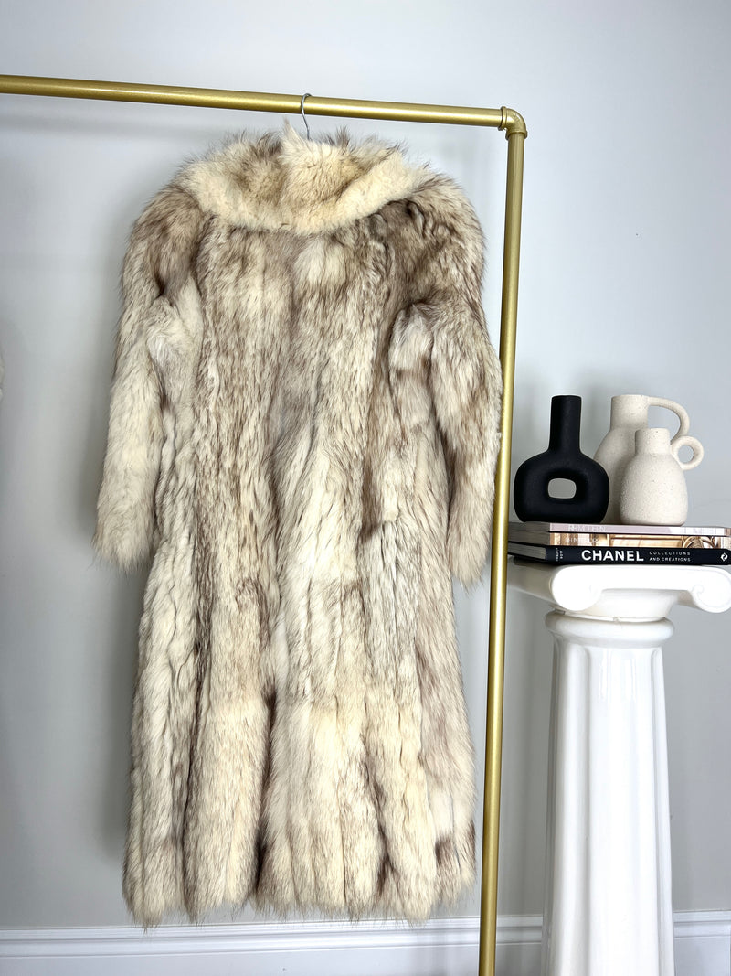 VINTAGE FLOOR LENGTH COYOTE FUR COAT