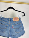 VINTAGE 501 MEDIUM/DARK WASH LEVI'S DENIM SHORTS | 26