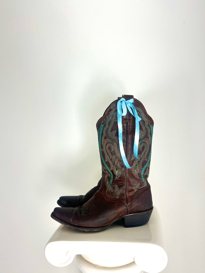 CLASSIC VINTAGE BROWN + BLUE EMBROIDERED LEATHER COWBOY BOOTS - SIZE 6.5