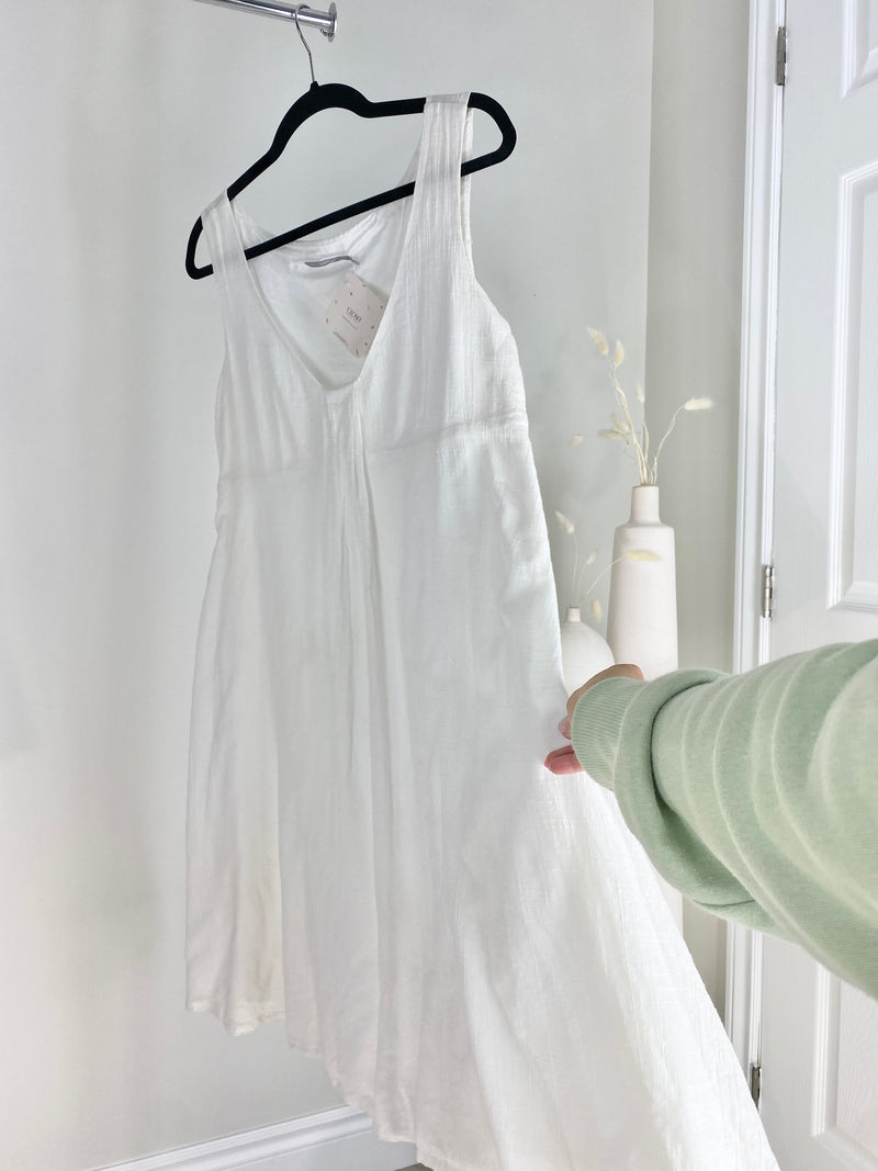 WHITE FLOWY LINEN DRESS
