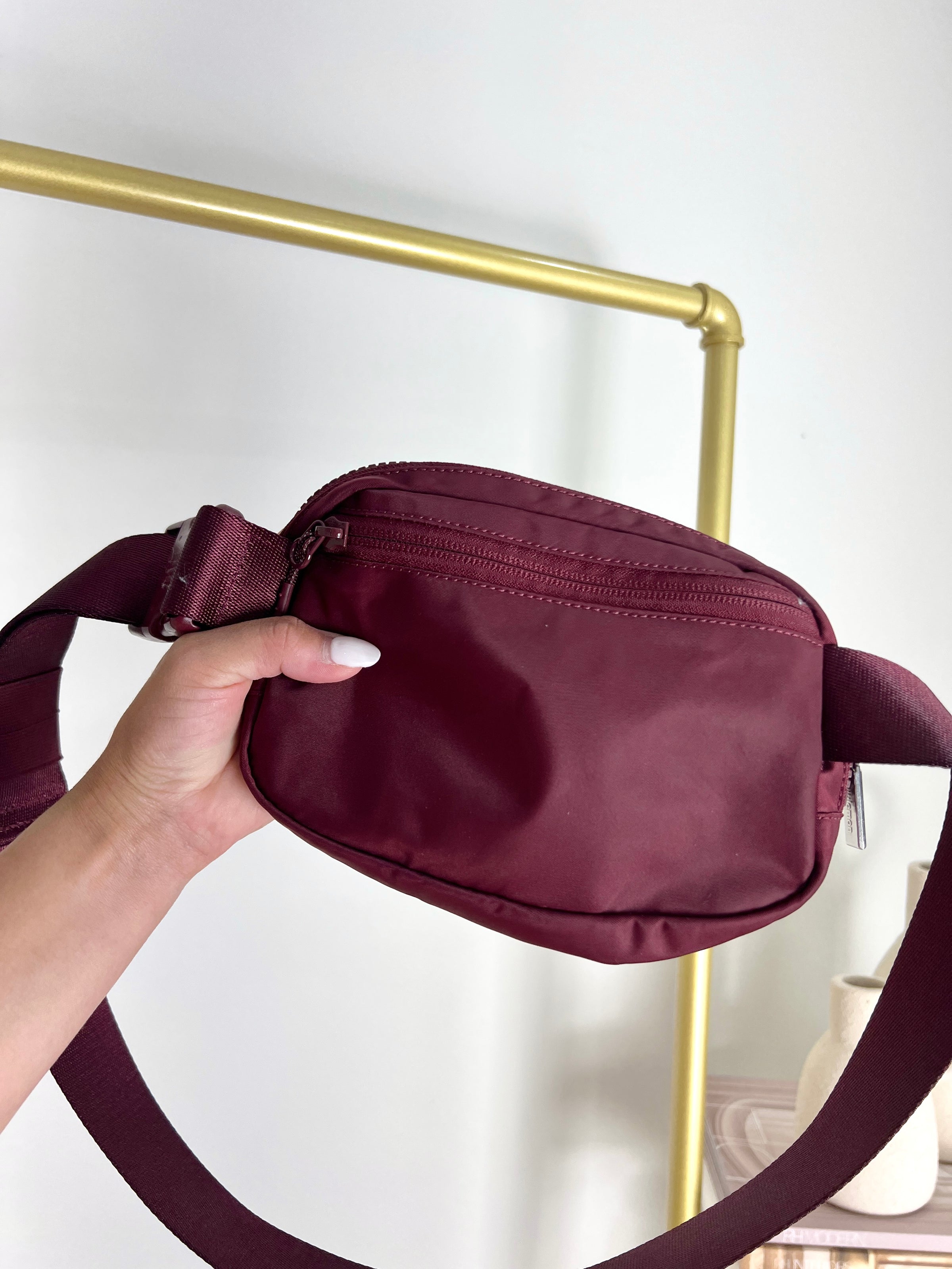 LULULEMON BURGUNDY BELT BAG– Closet From Hell LULULEMON BURGUNDY BELT BAG– Closet From Hell