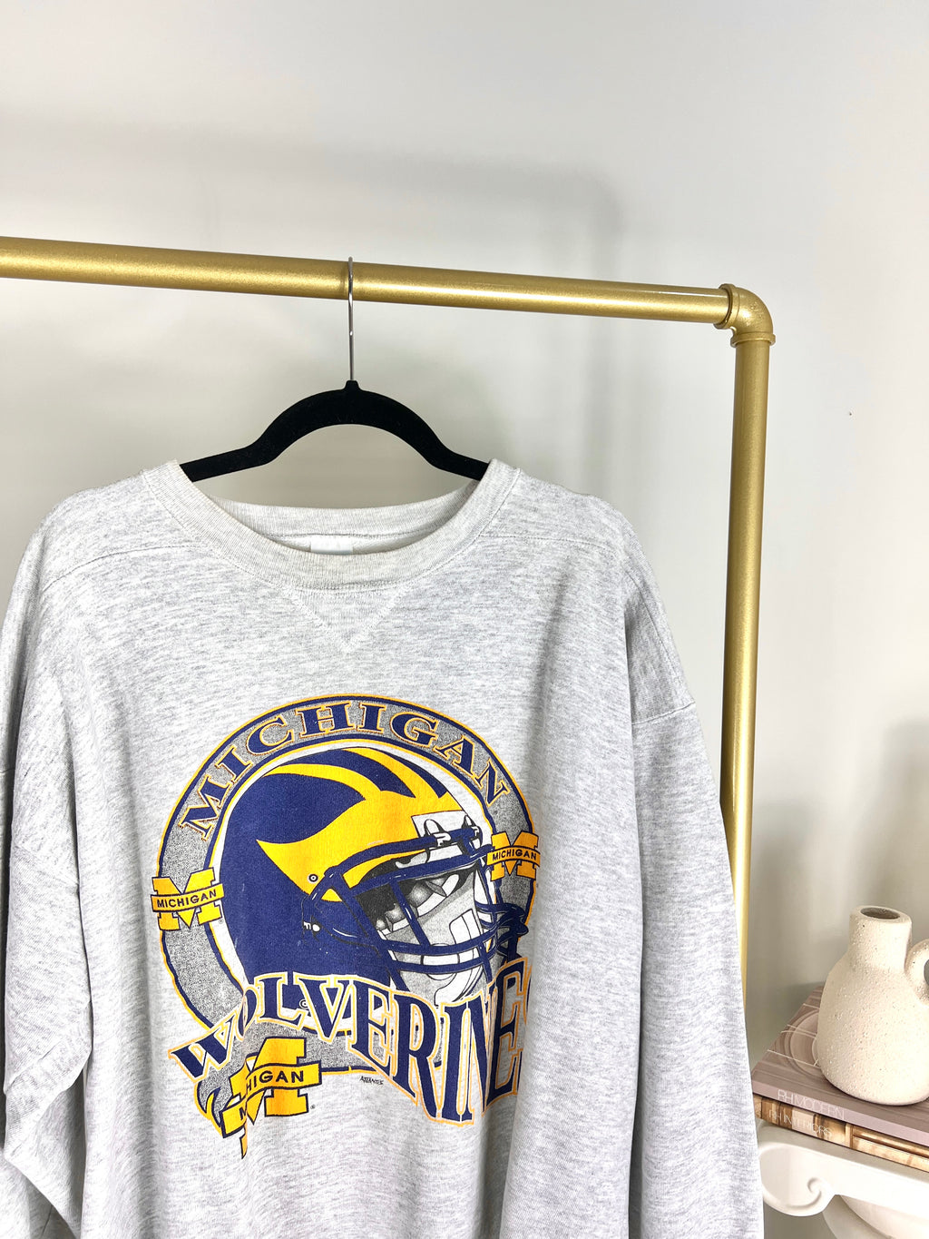 VINTAGE LIGHT GREY UNIVERSITY OF MICHIGAN WOLVERINES CREWNECK