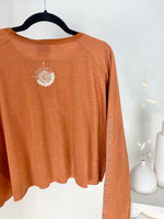 CROPPED ORANGE HARLEY DAVIDSON MIAMI SPELL-OUT LONG SLEEVE T-SHIRT
