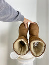 CLASSIC SHORT TAN UGGS - SIZE 7